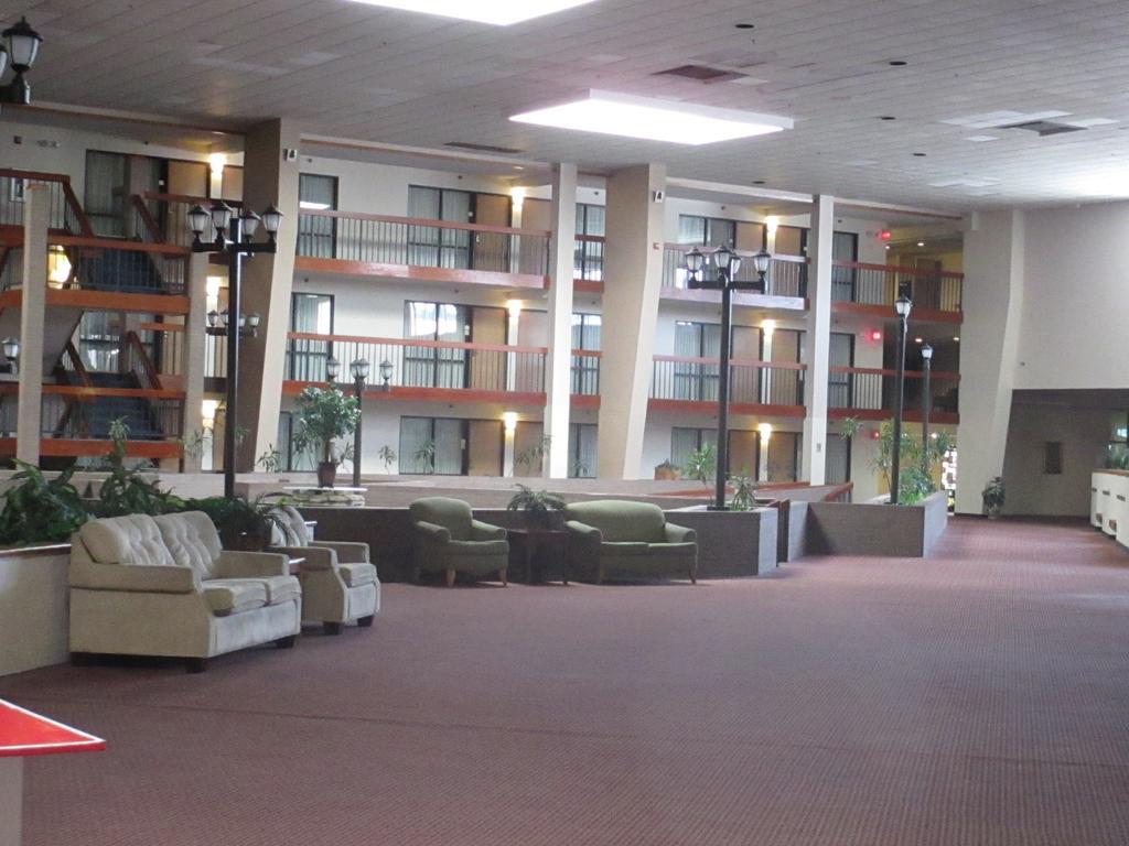 Salina Ambassador Hotel & Conference Center Luaran gambar